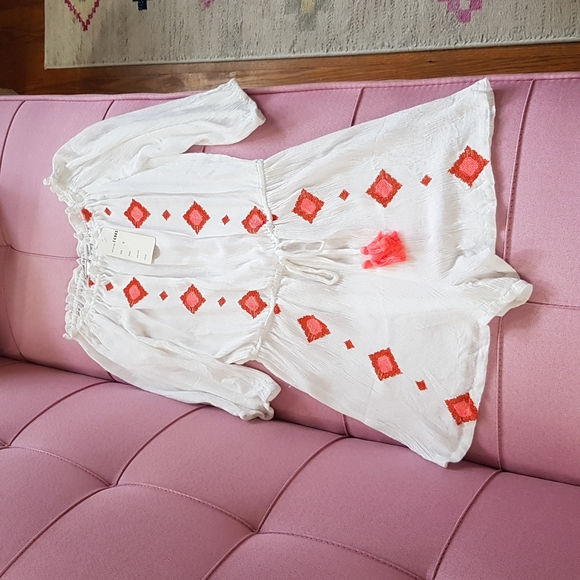 NWT New Embroidered Geometric Romper - Picture 5 of 12